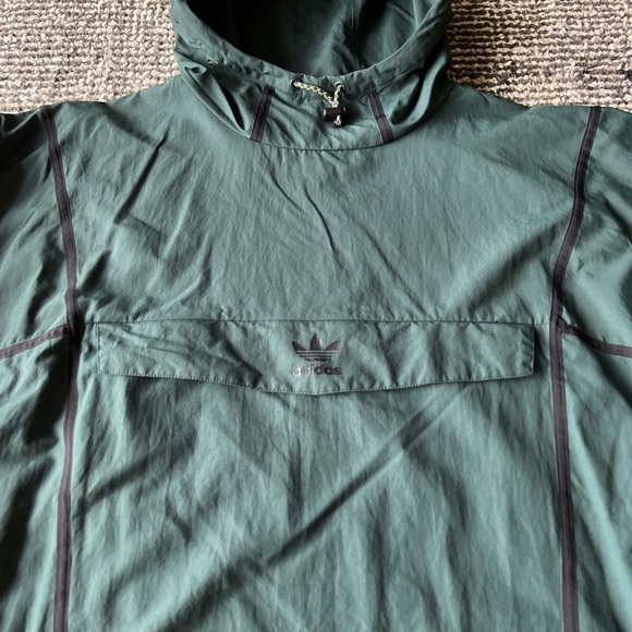 Adidas Taped Anorak in Green - Picture 3 of 4